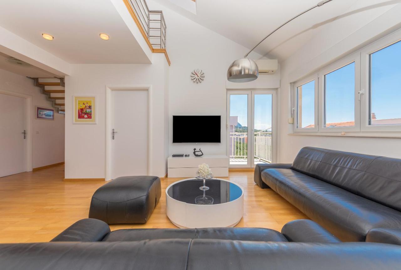 Marla Apartment Makarska