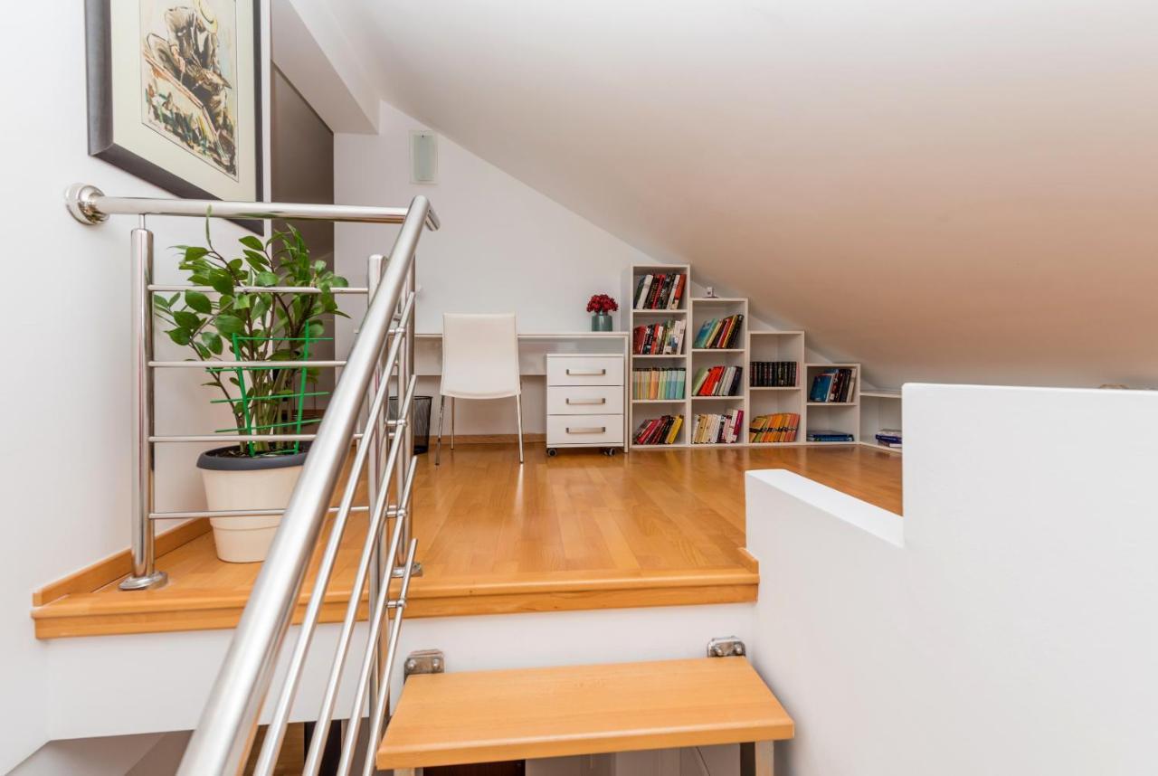 Apartment Marla